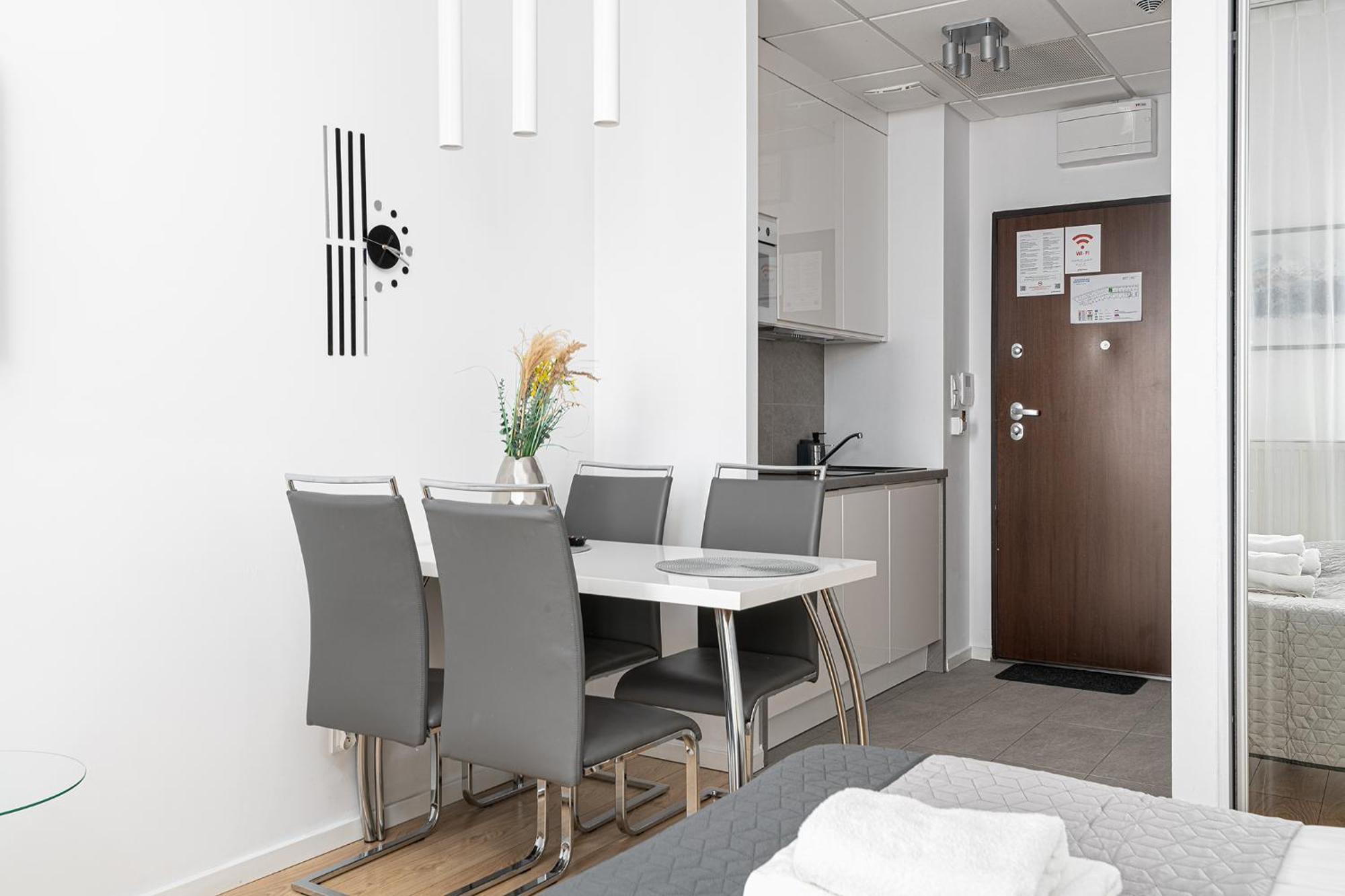 Rentplanet - Apartamenty Kasprzaka Varsovie Extérieur photo